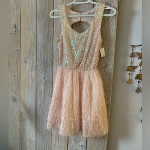 Charlotte Russe pink/peach dress. NWT. Size: Small.
